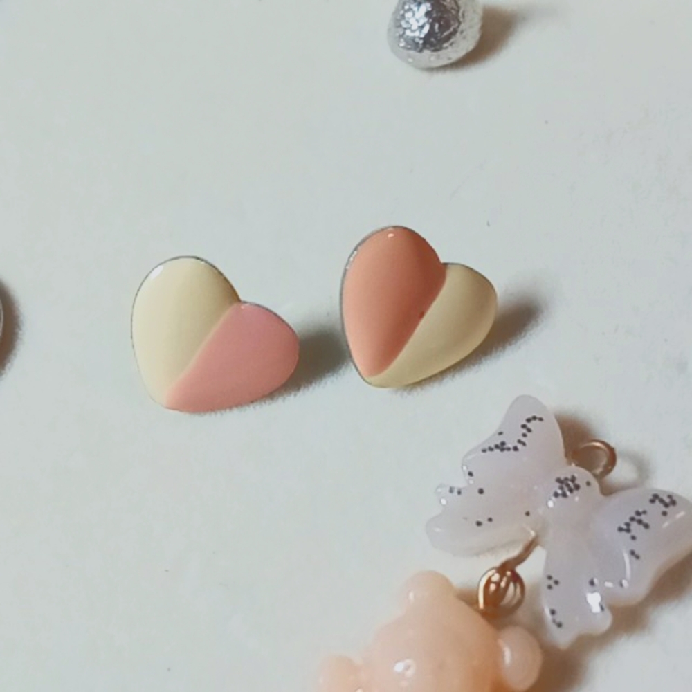 Pastel Pink & Cream Heart Stud Earrings – Sweet & Simple!